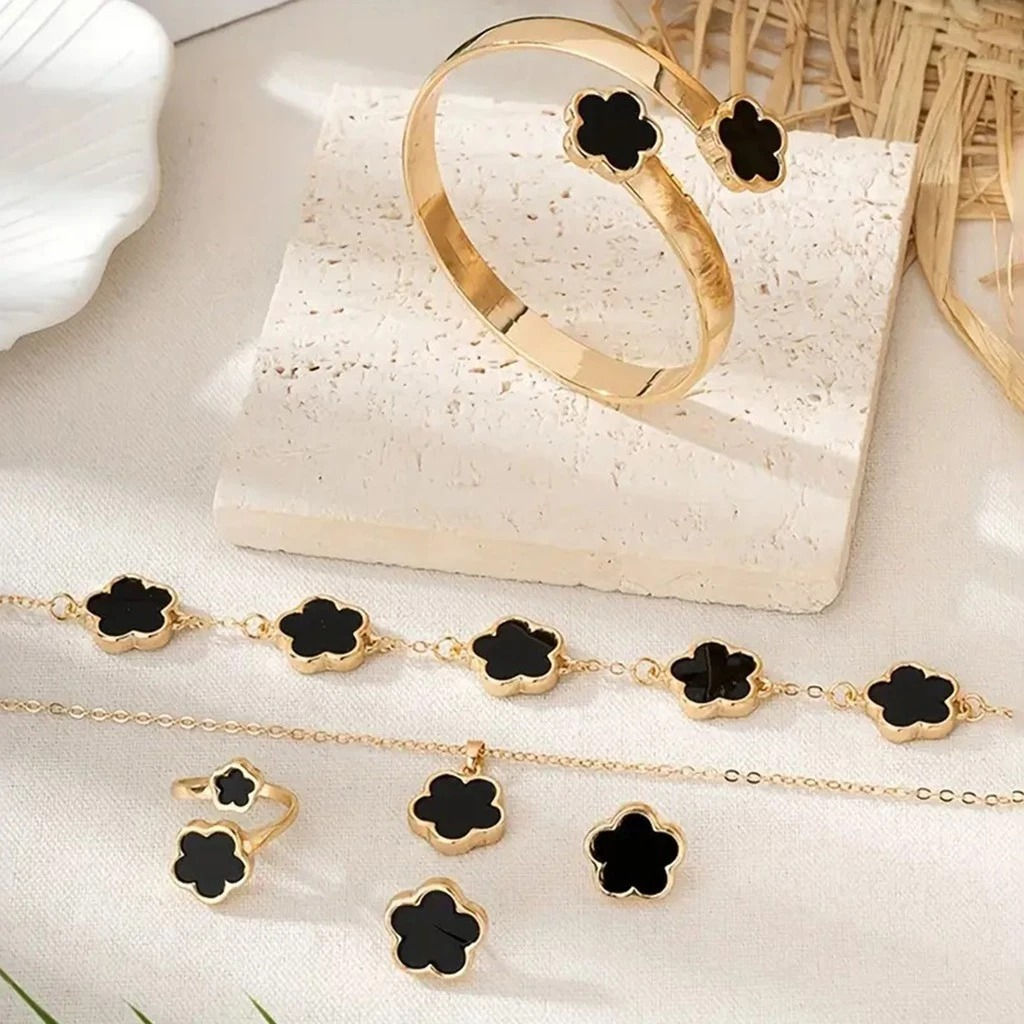 Conjunto de Colar, Anel, Brinco e Pulseira