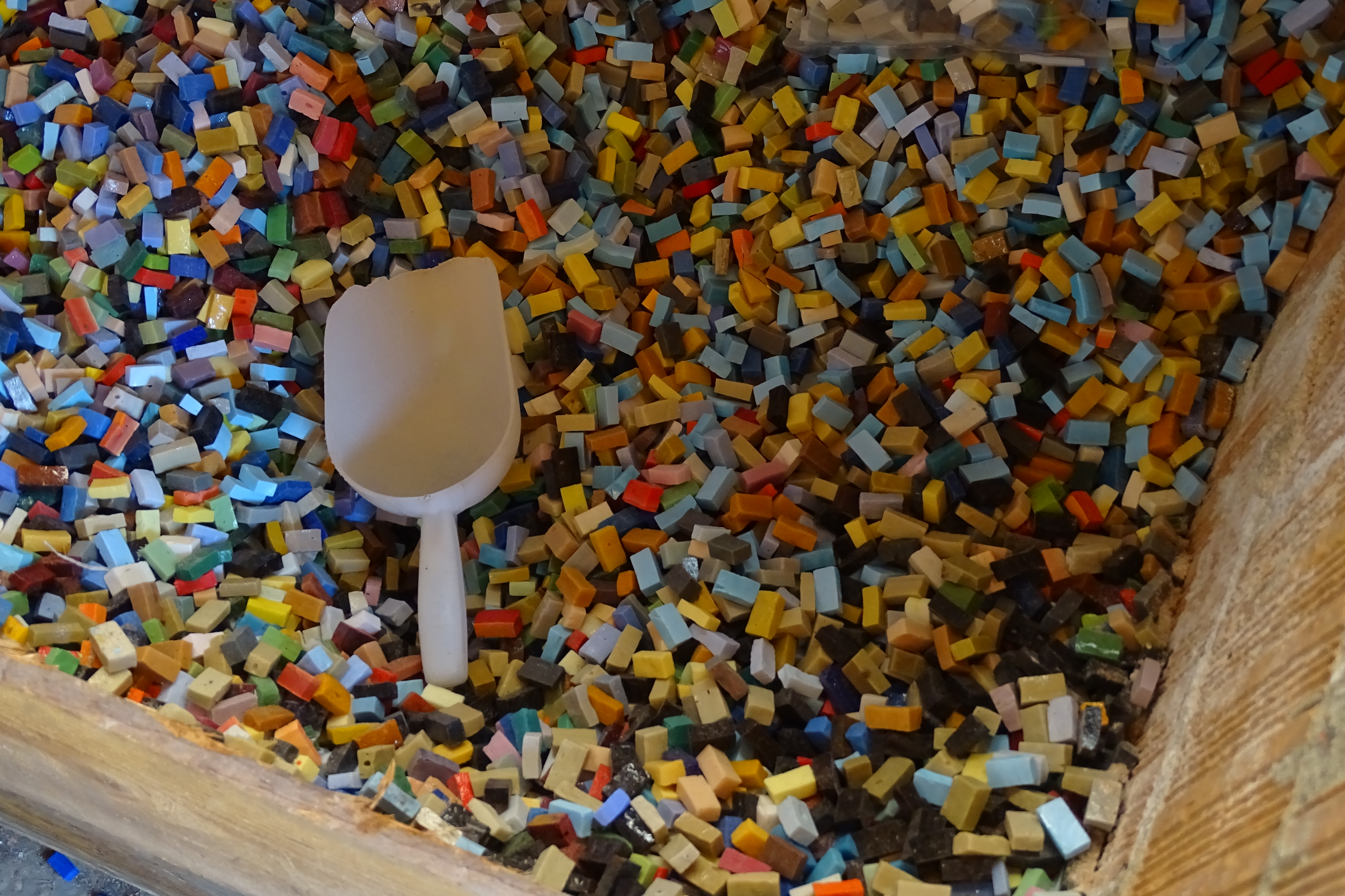 SMALL TILE