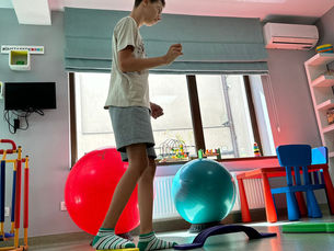 In ce cazuri patologice este recomandata kinetoterapia pediatrica