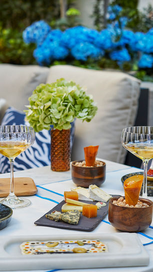 TAPAS Y VERMUT, LA COMBINACIÓN QUE NUNCA FALLA, AHORA EN EL ROSEWOOD VILLA MAGNA