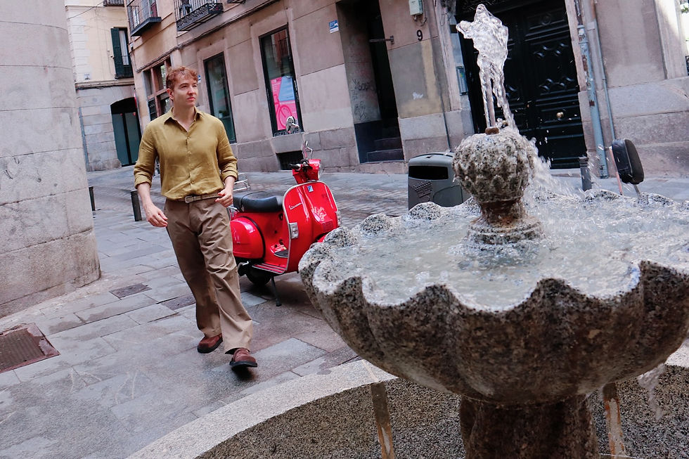 The Trendy Man con camisa de lino color mostaza