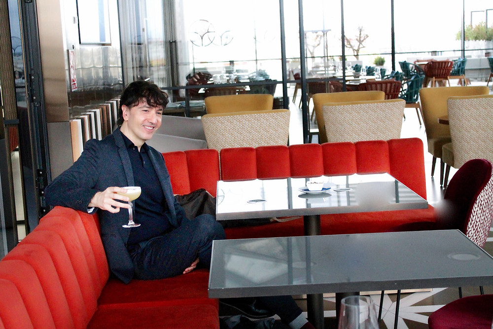 The Trendy Man en la terraza del Gingko Sky bar