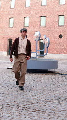 PORQUÉ PONERSE PANTALONES CHINOS WIDE LEGS ES UN "MUST" EN MODA MASCULINA