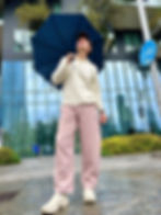 The Trendy Man con pantalón rosa