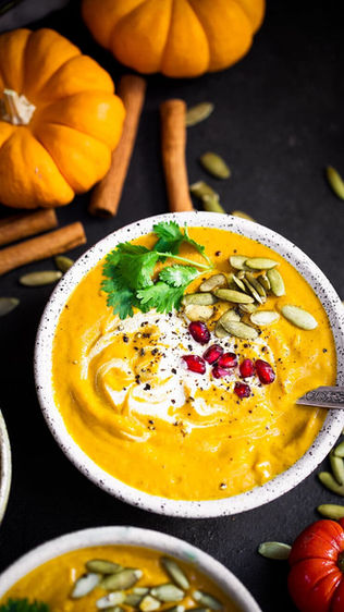 SOPA DE CALABAZA CON ESPECIAS PARA HALLOWEEN
