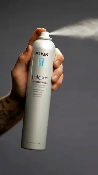 ESTE ES EL SECRETO MEJOR GUARDADO DEL PELO MASCULINO: LA LACA 