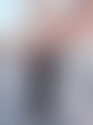 CUELLO REDONDO O DE PICO, CUÁL FAVORECE MÁS A LOS HOMBRES (Y CUÁL SE LLEVA AHORA)