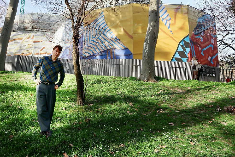 The Trendy Man con pantalones de Balenciaga