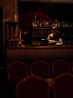 EL NUEVO REFUGIO NOCTURNO DE LA GRAN VÍA MADRILEÑA, UNA NOCHE EN EL PIANO BAR SOFÍA