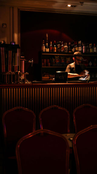 EL NUEVO REFUGIO NOCTURNO DE LA GRAN VÍA MADRILEÑA, UNA NOCHE EN EL PIANO BAR SOFÍA