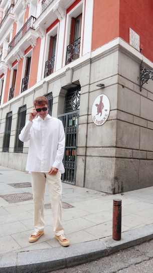CÓMO TIENE QUE SER LA CAMISA BLANCA PERFECTA PARA HOMBRES