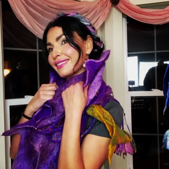 Thumbnail: Large Shawl "Violet" Merino/Silk