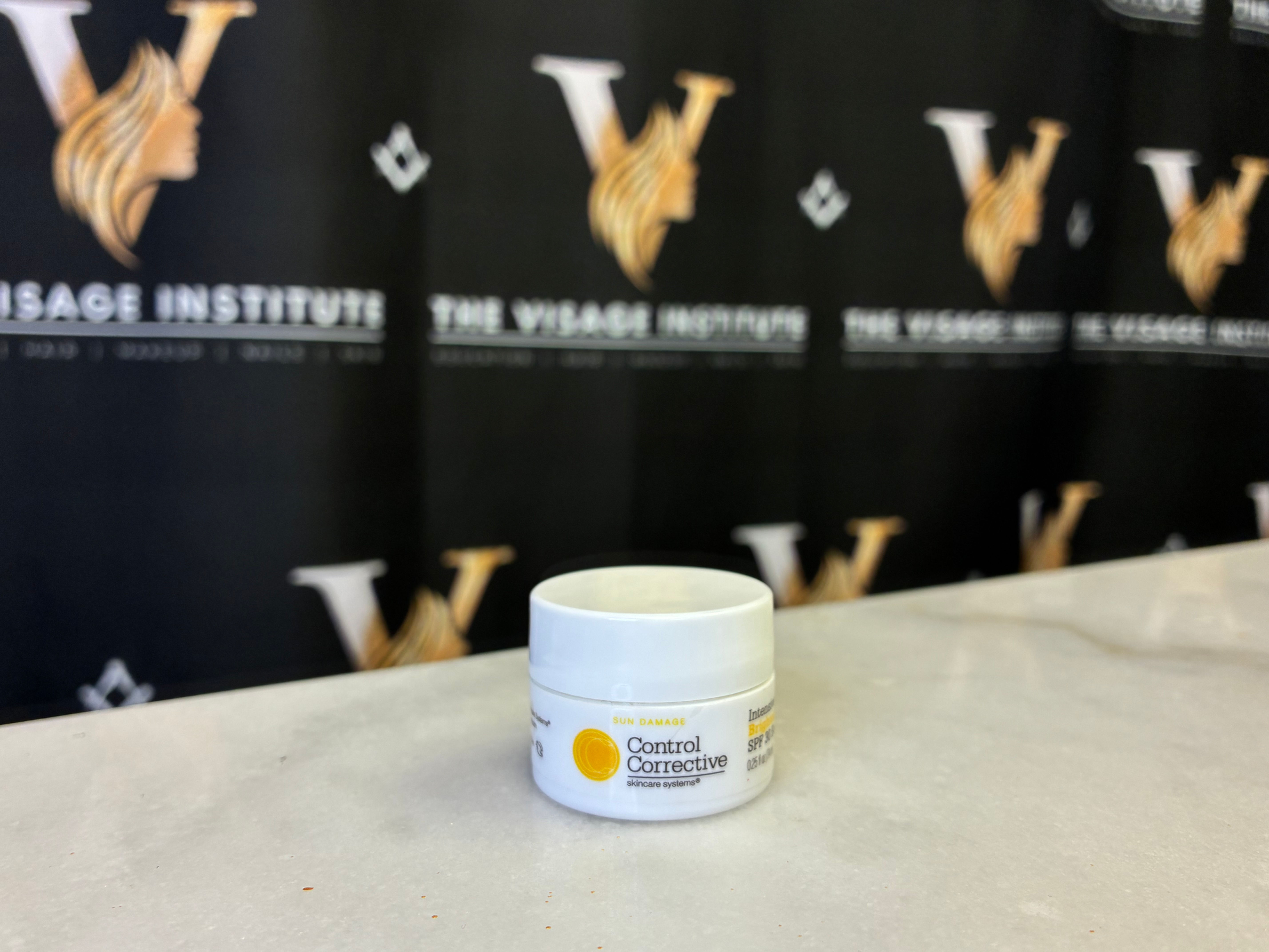 Control Corrective Intensive Skin Brightening Cream SPF 30 Sunscreen
