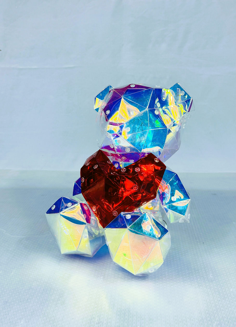 Miniaturbild: Magic Bär Statue mit Herz beleuchtet