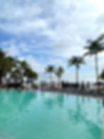 Piscina a beira mar do B Ocean