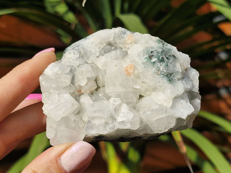 Thumbnail: Apophyllite Clusters