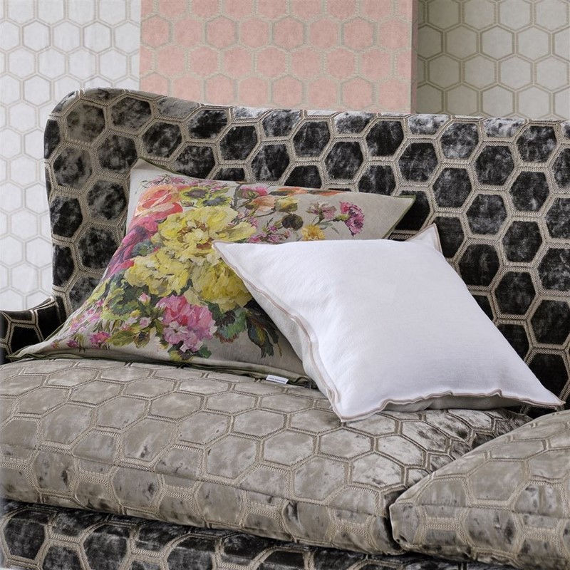 Thumbnail: Grandiflora Rose Epice Linen Cushion