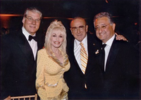 Songwriters Hall Of Fame in New York in 2007.
L-R: Steve, Dolly, Clive Davis, Del Bryant