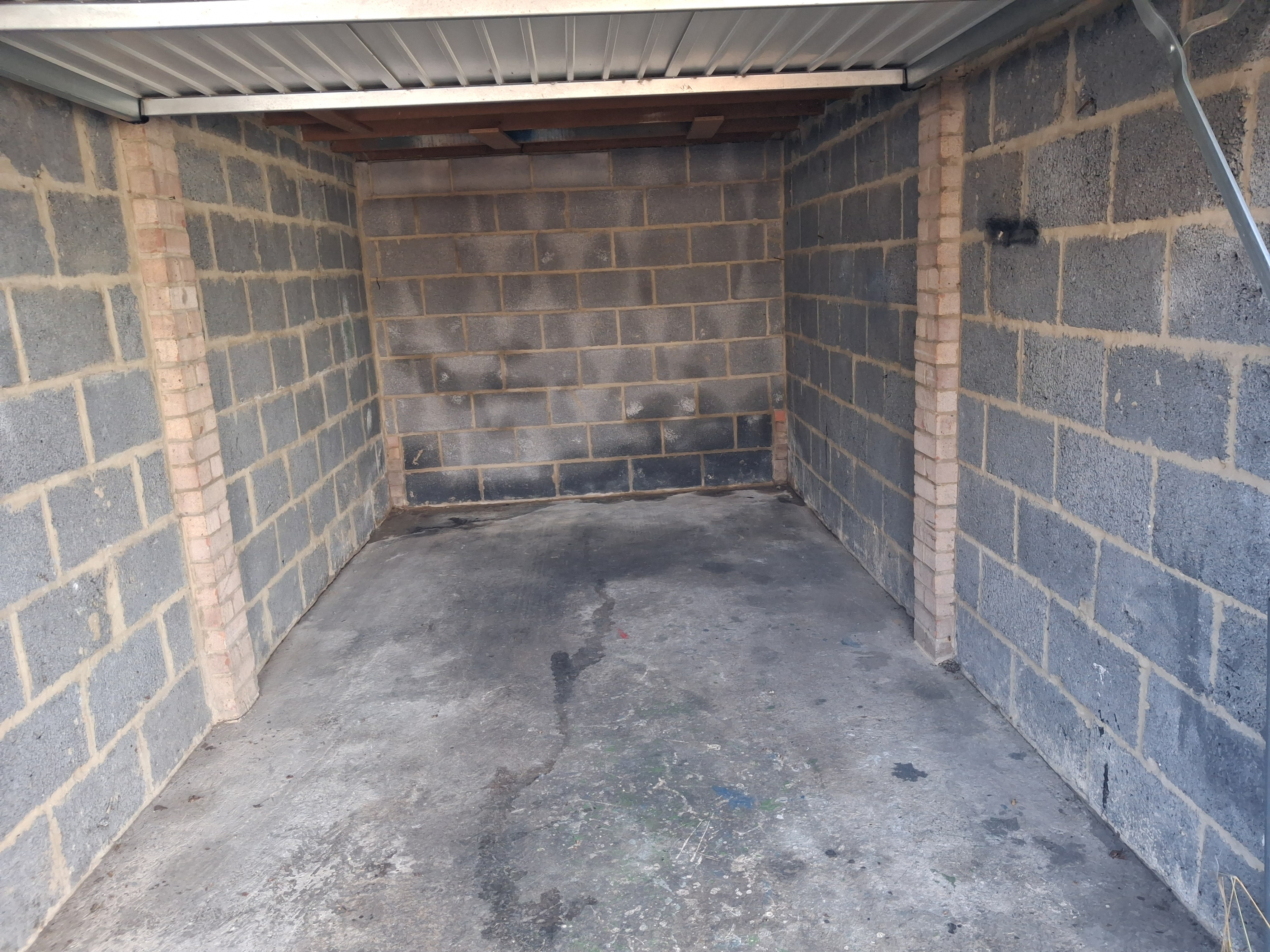 179 Andover, Car Sized Garage/s Sutcliffe Sq off Cricketers Way