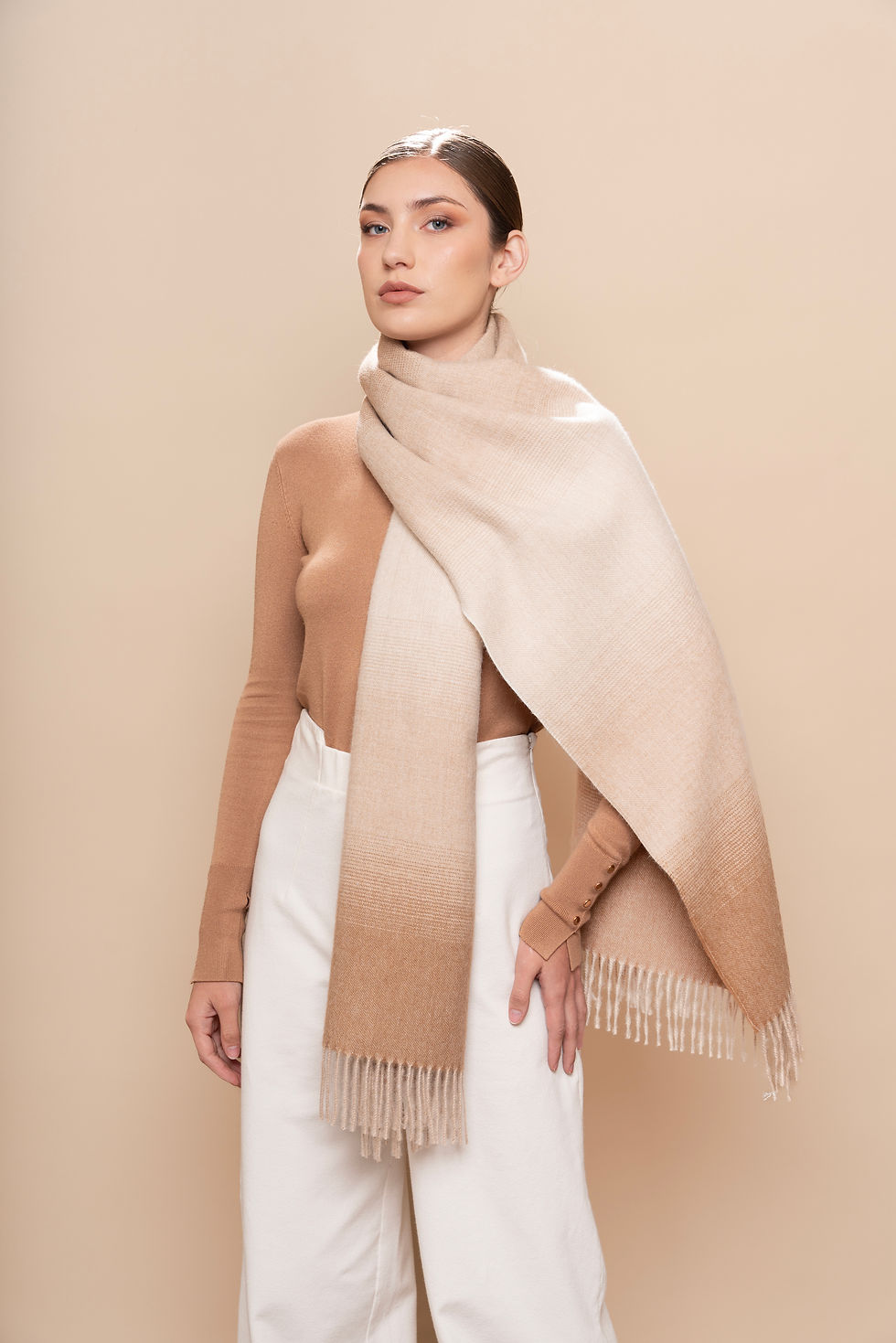 Thumbnail: Undyed stole with ombre gradient - "Pisqu"