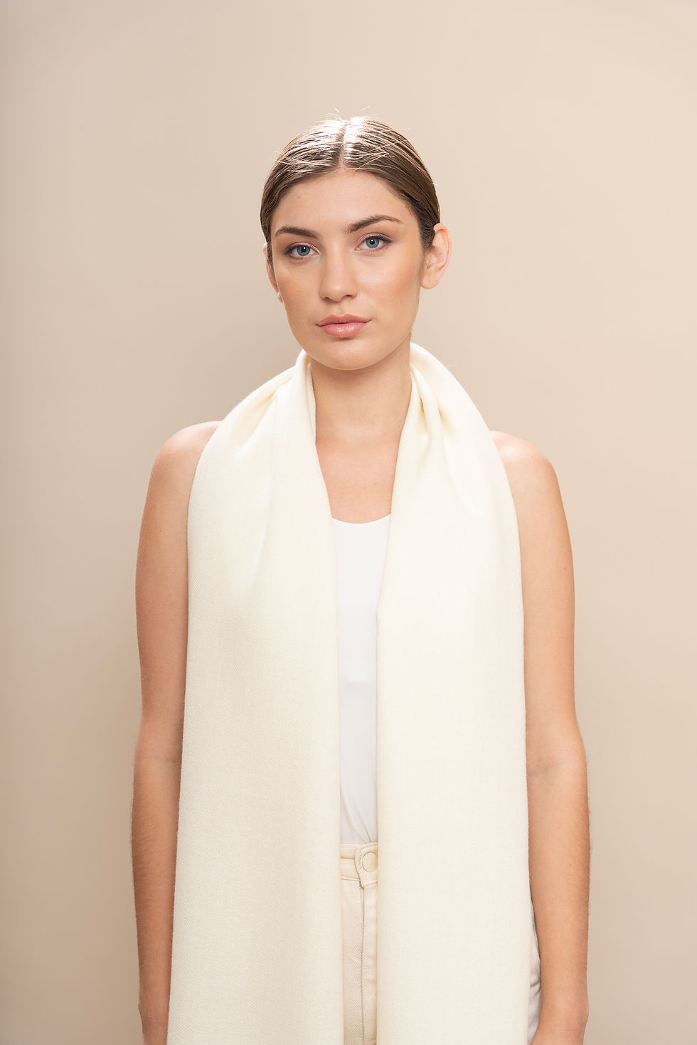 Thumbnail: Undyed classic stole - "Kukuli"