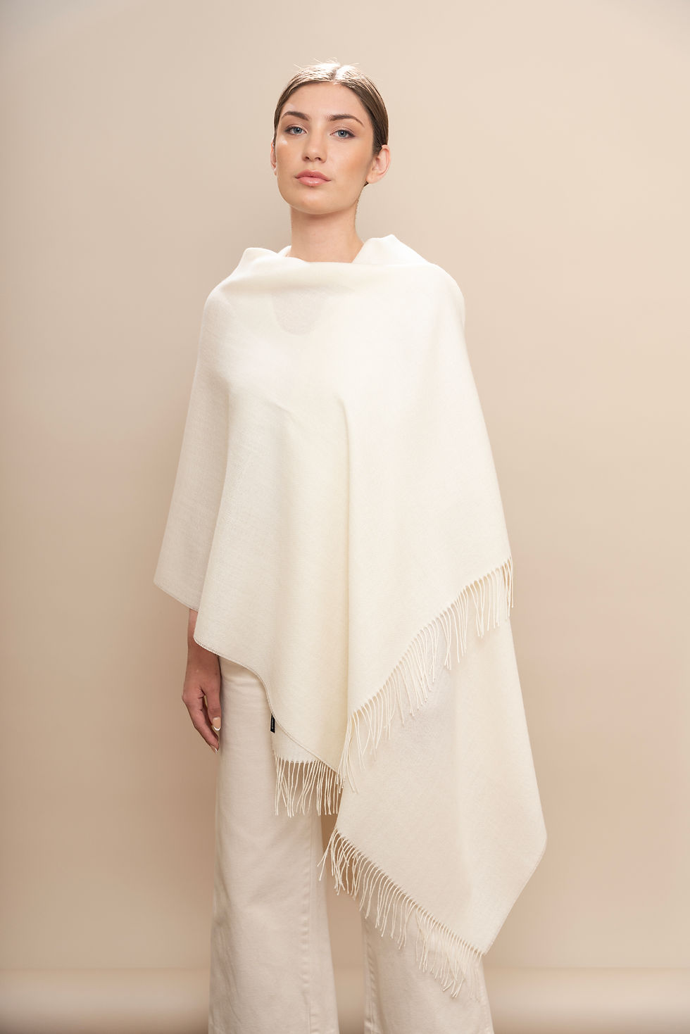 Thumbnail: Undyed classic stole - "Kukuli"