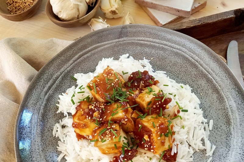 Il famoso pollo alla coreana si trasforma in tofu ed è delizioso, provare per credere!
