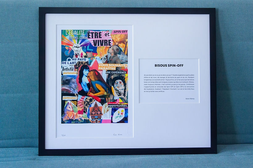 Impression d’art de Kévin Ntima mêlant collage et écriture, encadrée sur mesure pour inclure à la fois le visuel et le texte.