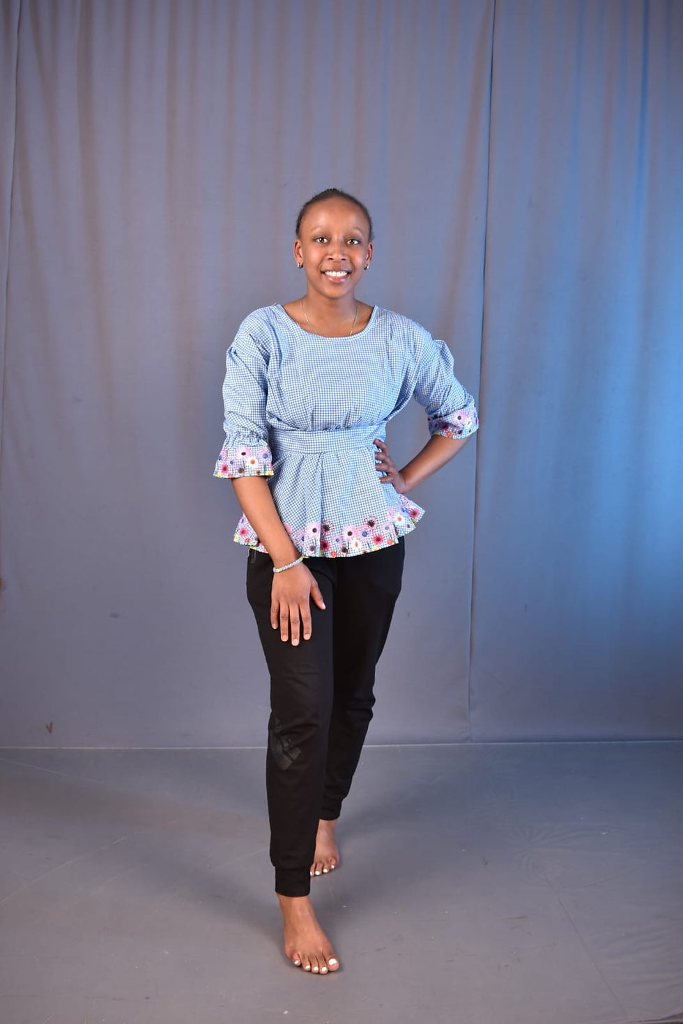 MIMIE MOLATO BLUE GINGHAM MATERNITY/BREASTFEEDING AFRICAN DAISY FLORAL TOP