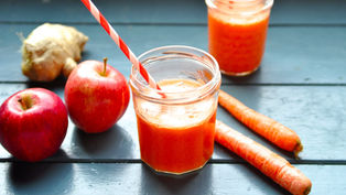 Suco detox de cenoura e maçã