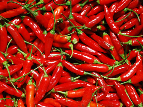 Faça em casa o seu próprio molho de pimenta malagueta