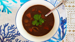 Sopa de feijão preto especial da mamãe Lívia