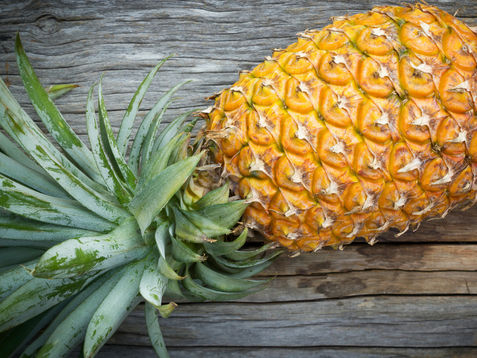 Suco de abacaxi com hortelã, refresca e melhora o sistema imunológico