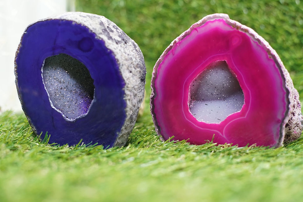 Blue Agate Geode -Extra Large (Weight 58 Oz. )