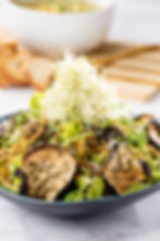 SALADA DE QUINOA E BERINJELA GRELHADA