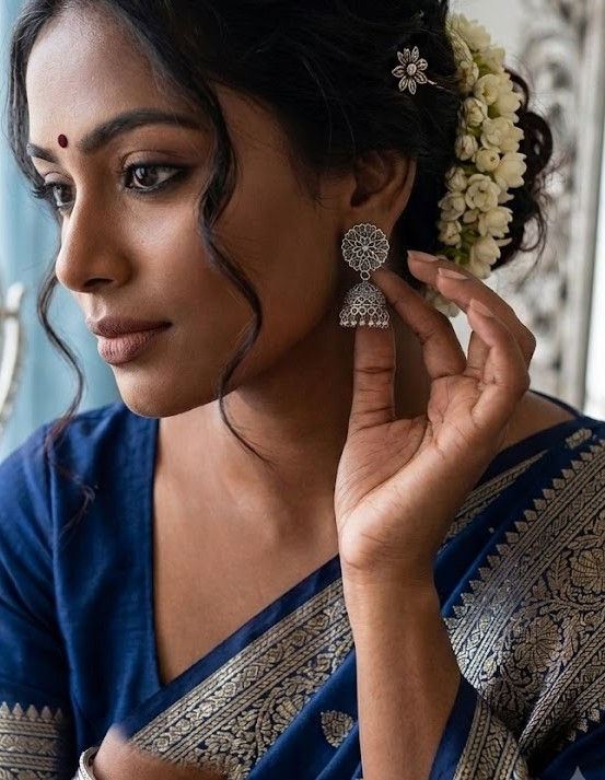 DVASU Elegant Oxidised Silver Light Weight Jhumki Earrings