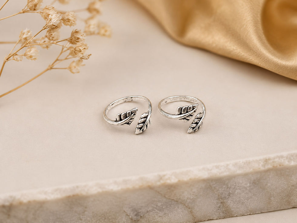 DVASU Stylish Oxidised Silver Leaf Design Adjustable Toe Rings