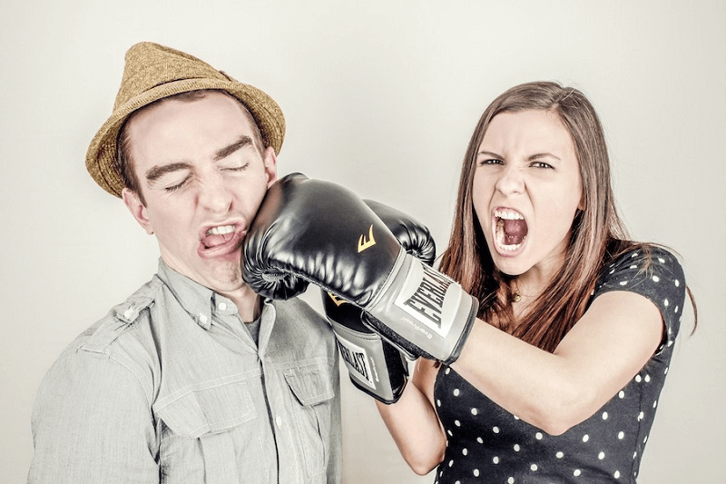 nằm mơ thấy các bạn học cũ đánh đề con gì? Giải mã giấc mơ content media