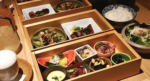 地産美食の小皿料理 | 農絆卓恵2階