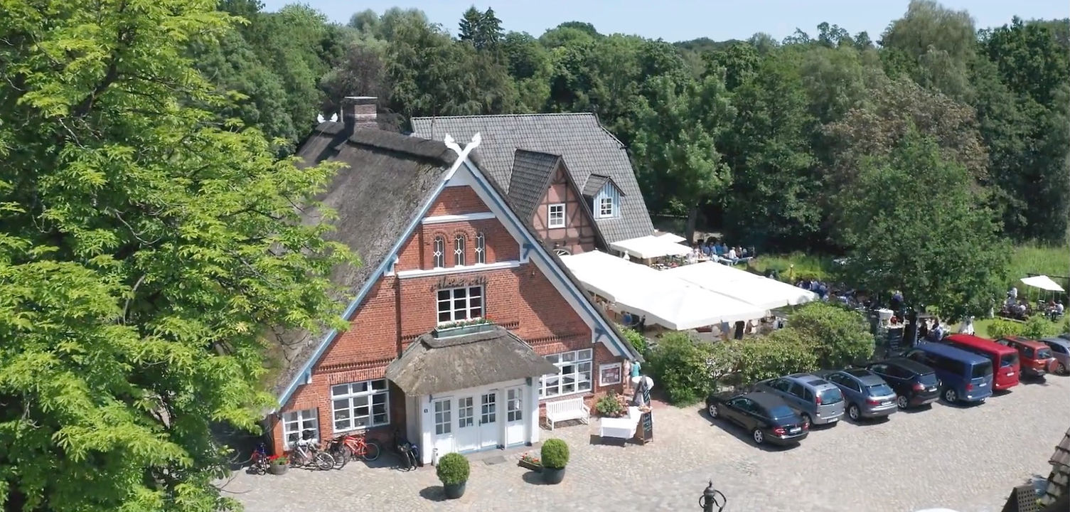 alster au boutique hotel hamburg location aussenansicht sommer panorama.jpg