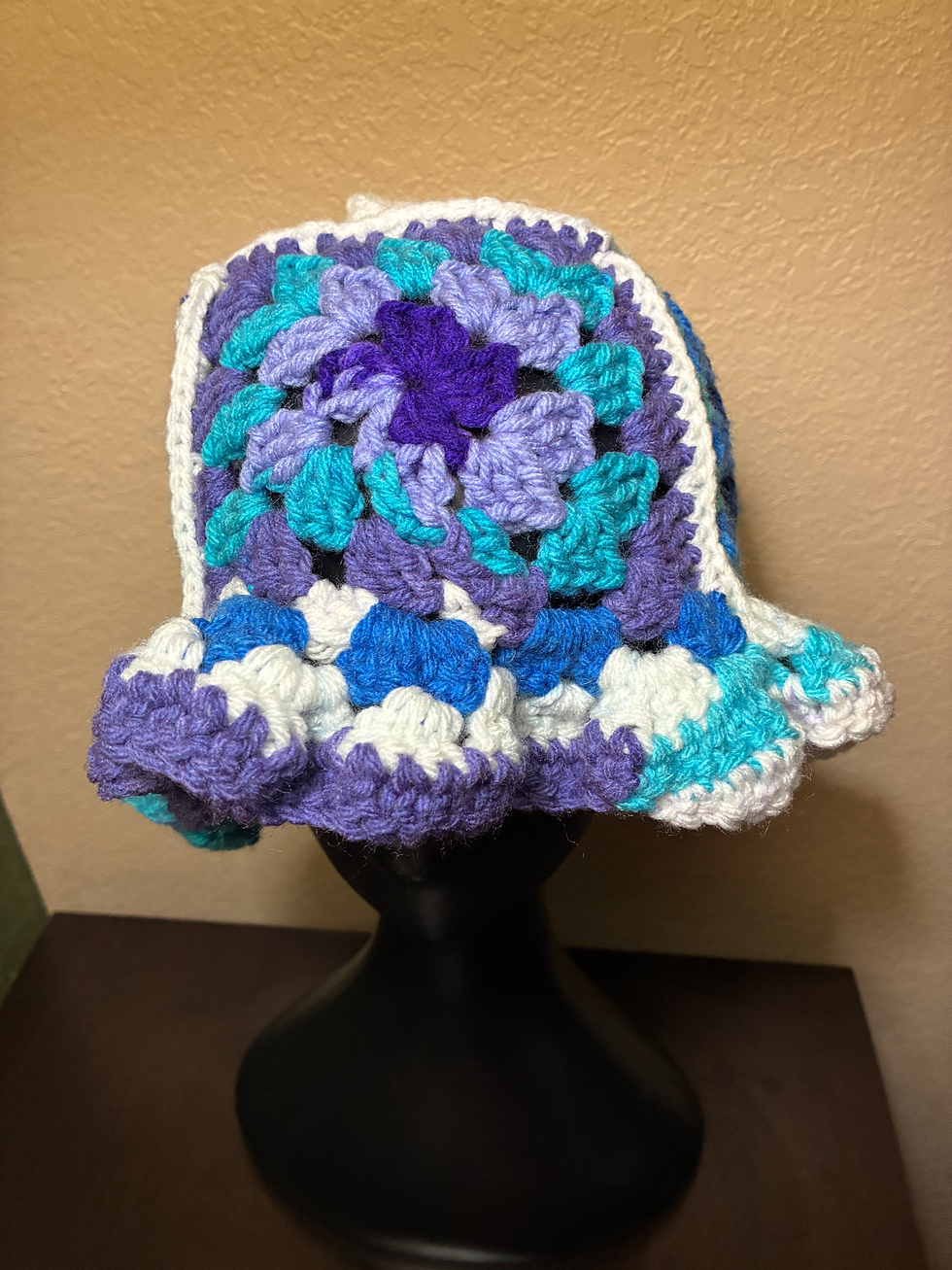 Granny Square Crochet Bucket Hat/ Wave Brim