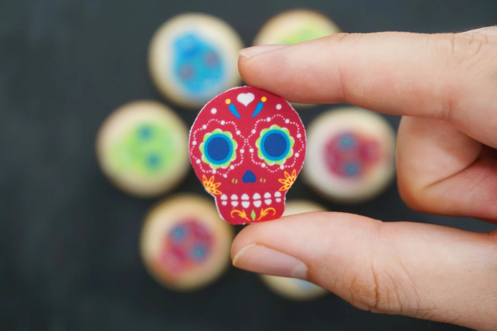 Edible sugar skull cupcake toppers for Halloween