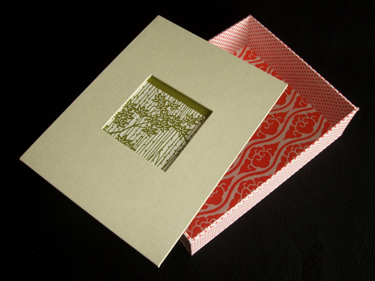 Box with window