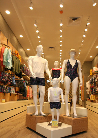 98landmark maniquies.jpeg