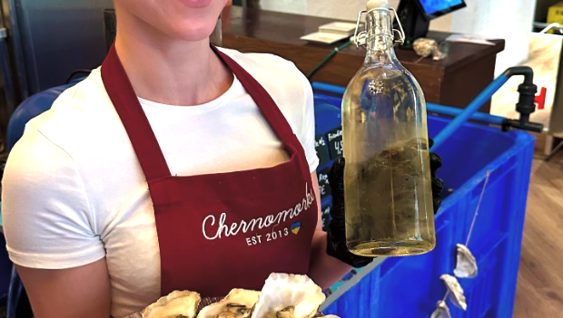 Chernomorka — уютный рыбный ресторан в Старом городе Братиславы с разнообразным меню морепродуктов и непринуждённой атмосферой — pohodlná reštaurácia s morskými plodmi v Starom Meste v Bratislave s bohatým jedálničkom a útulnou atmosférou — cozy seafood restaurant in Bratislava’s Old Town offering a rich menu of fish and a relaxed vibe.