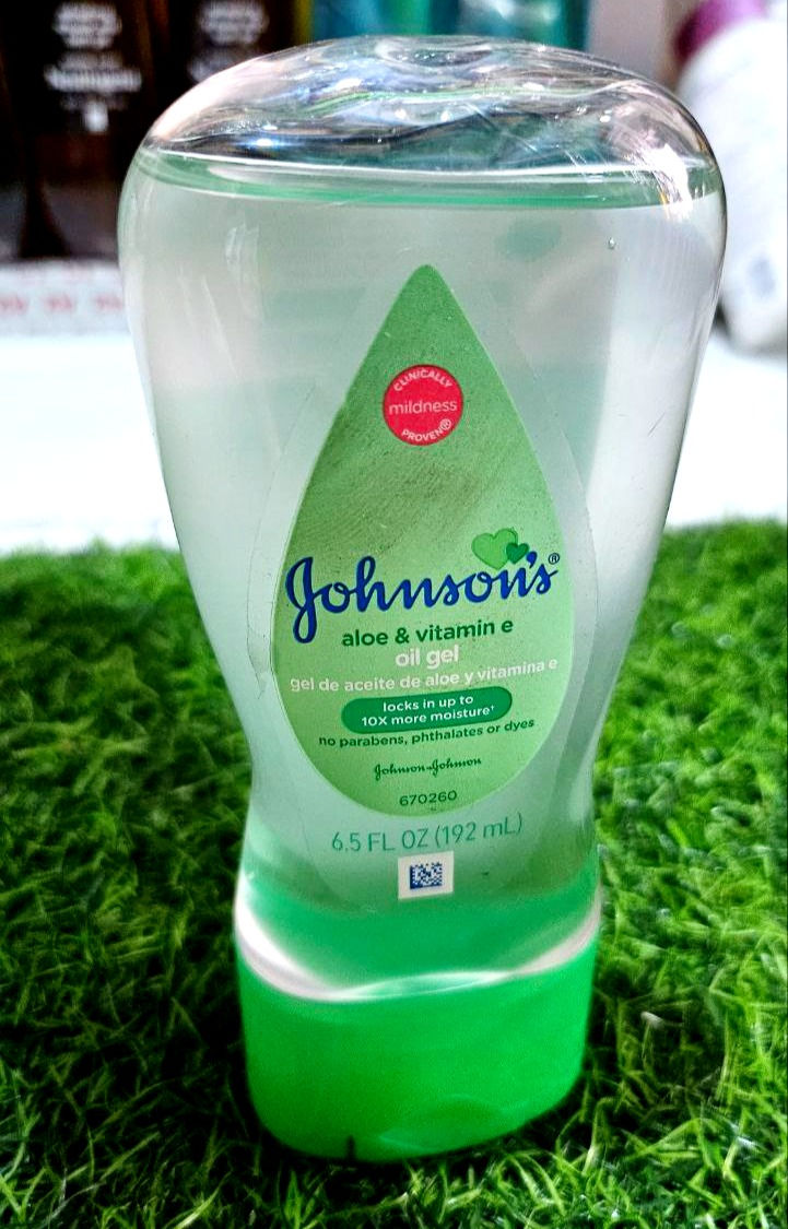 Johnson Aloe & Vitamin E Oil Gel