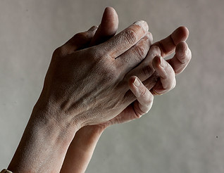 Mains,sculptrice, Estelle Reverchon