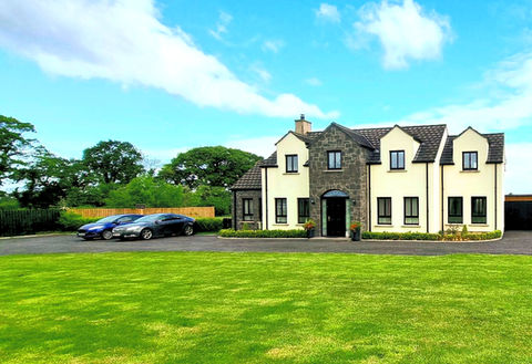 Boutique Country House is a Bed and Breakfast near Crumlin in Antrim; close to Belfast International Airport