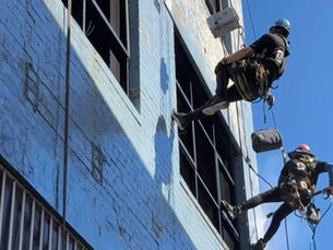 abseiling workers