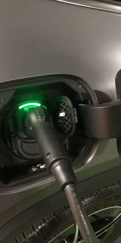 Mercedes Eléctrico cargando con Charging Depot Mexico